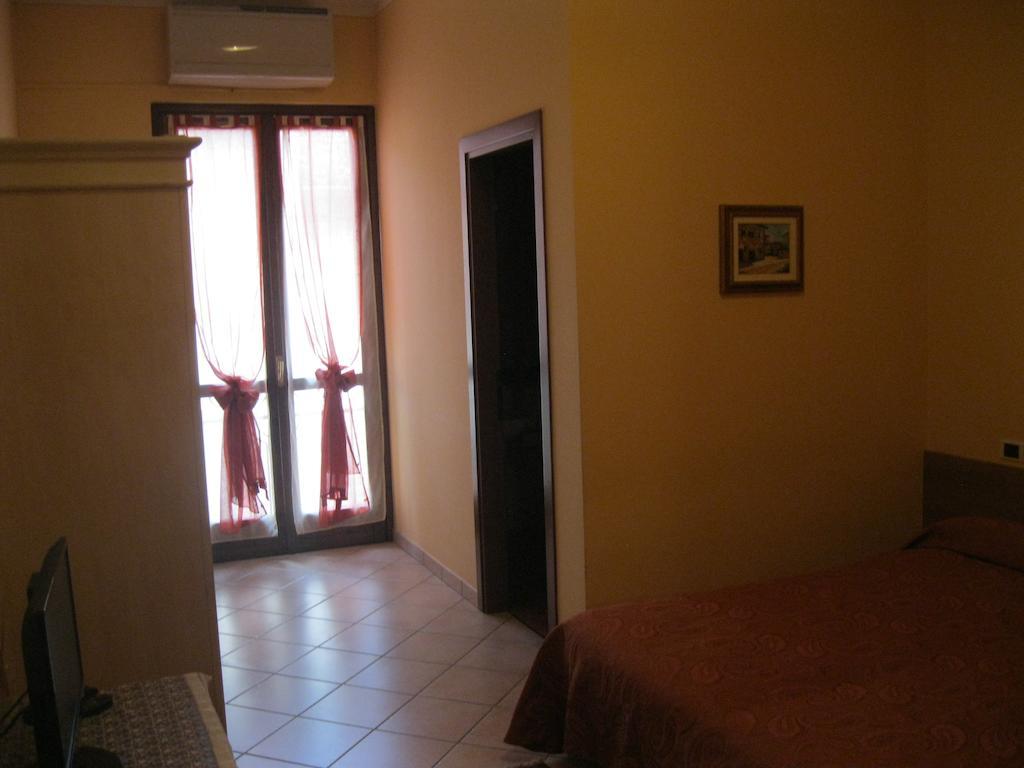 Trattoria Milani Hotel Lonato Ngoại thất bức ảnh